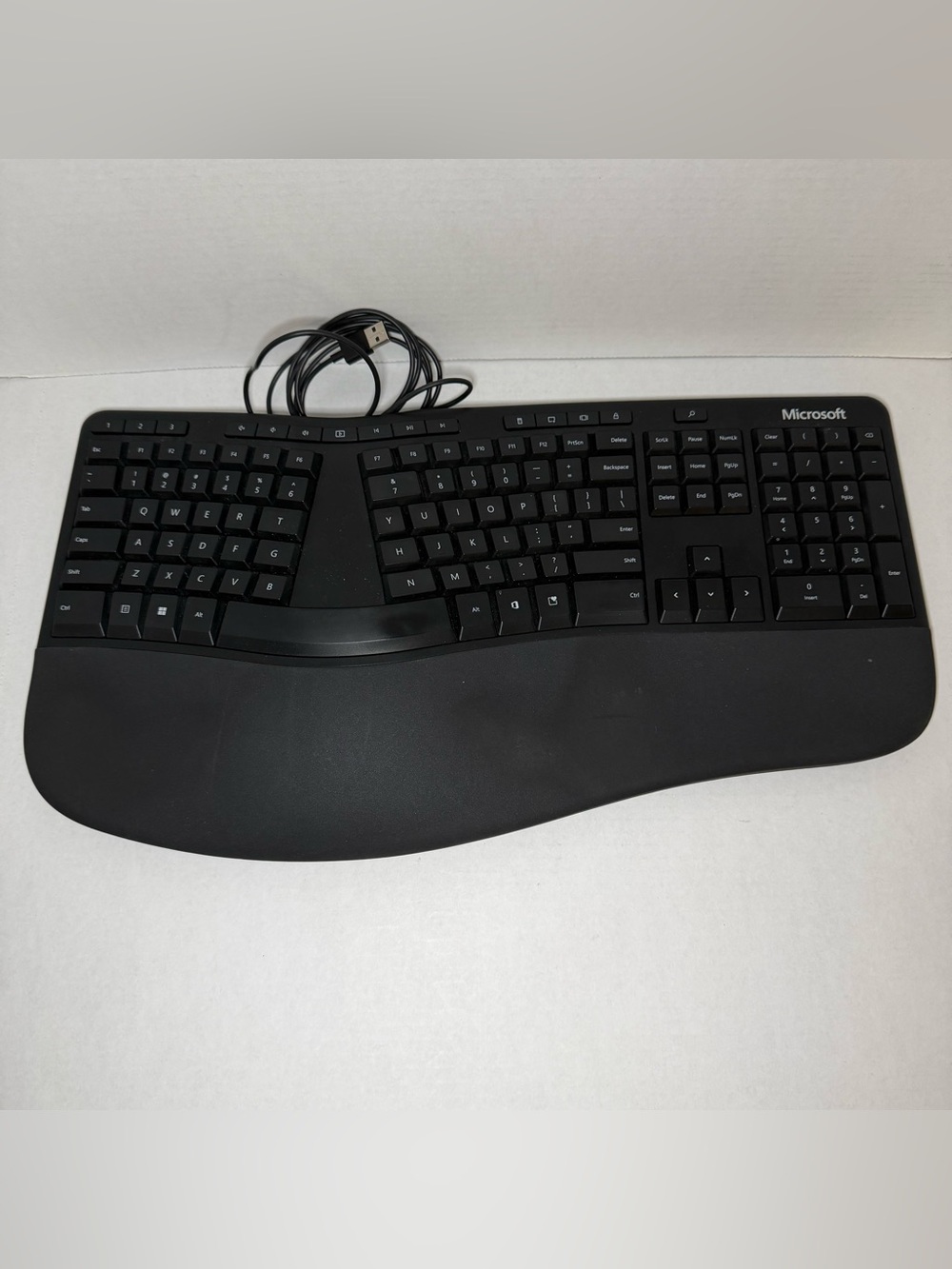 Microsoft Ergonomic USB 1878 Keyboard with Cushioned Wrist Rest
